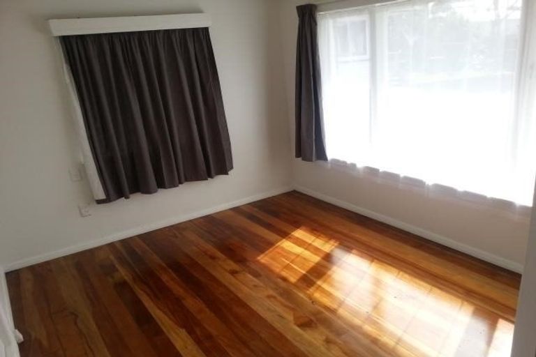 Photo of property in 29 Sutton Crescent, Papakura, 2110