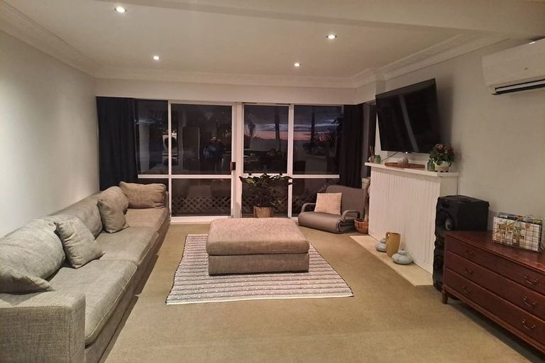 Photo of property in 1/142 Clovelly Road, Bucklands Beach, Auckland, 2012