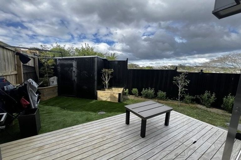 Photo of property in 1/21 Newham Place, Henderson, Auckland, 0612