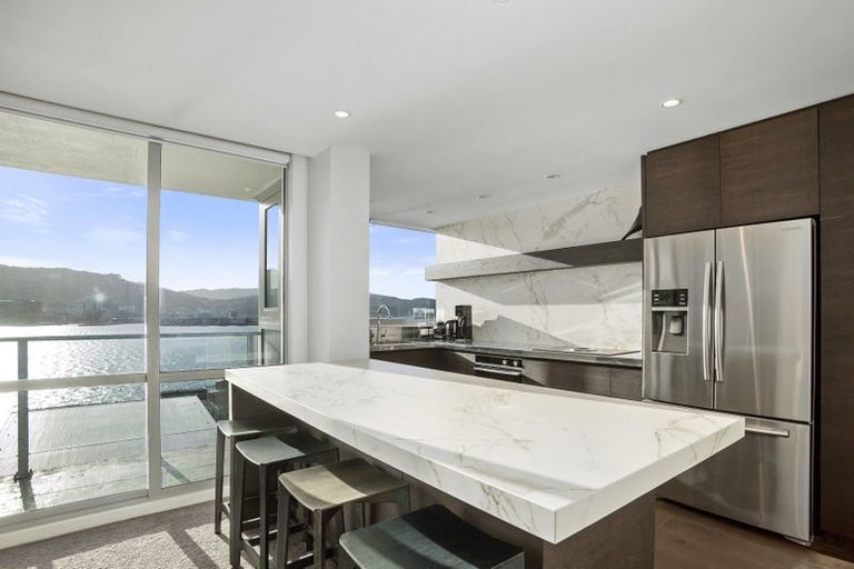 Photo of property in Dorchester Apartments, 144 Oriental Parade, Oriental Bay, Wellington, 6011