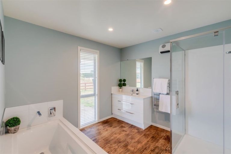 Photo of property in 1378 Poyntzs Road, West Eyreton, Rangiora, 7475