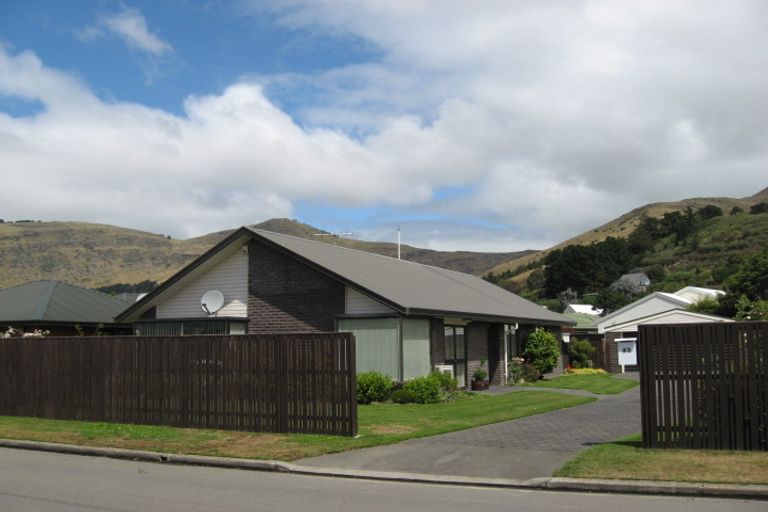 Photo of property in 43 Laing Crescent, Heathcote Valley, Christchurch, 8022