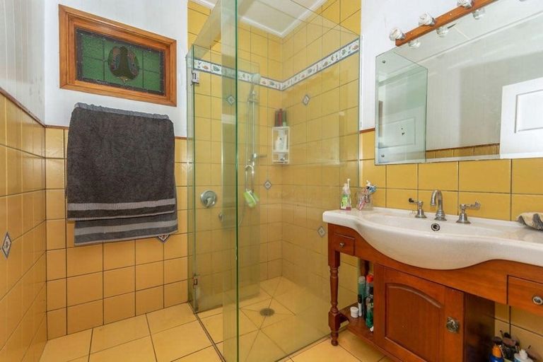 Photo of property in 346 West Coast Road, Glen Eden, Auckland, 0602