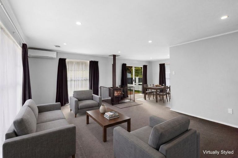 Photo of property in 45 Hartford Crescent, Totara Park, Upper Hutt, 5018