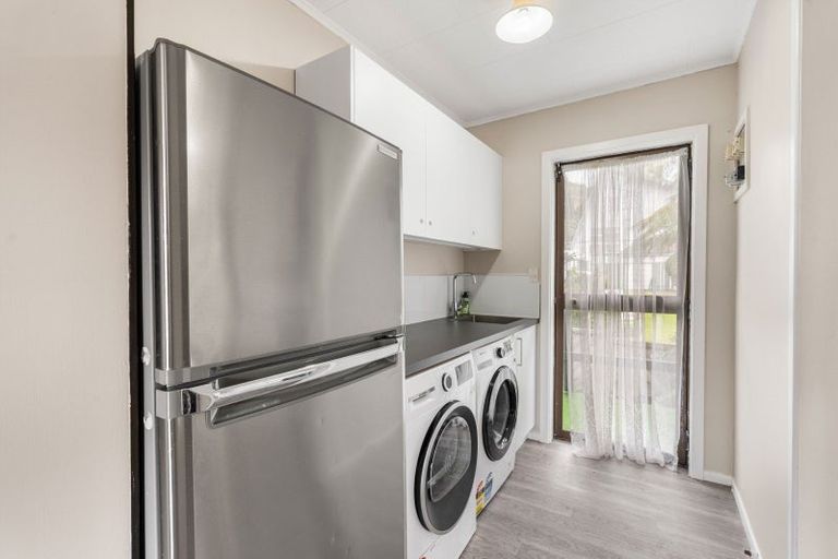 Photo of property in 124 Onemana Drive, Onemana, Whangamata, 3691