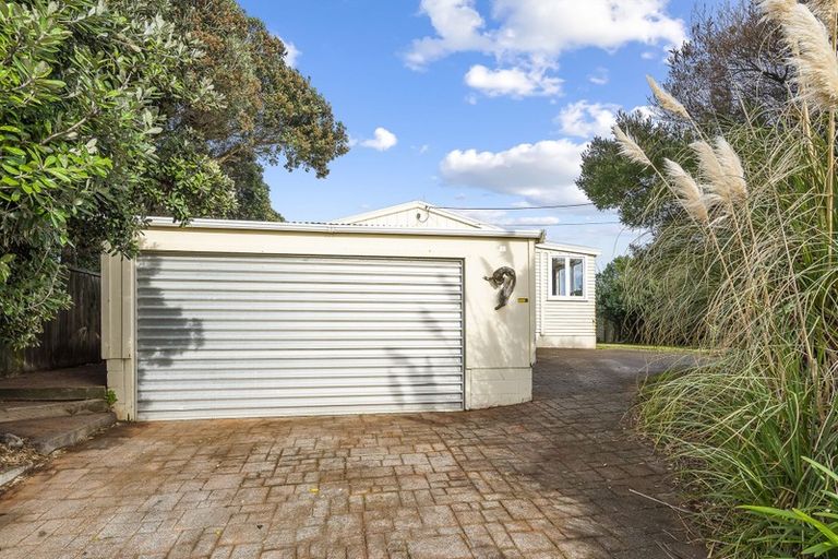 Photo of property in 325 Te Horo Beach Road, Te Horo Beach, Otaki, 5581