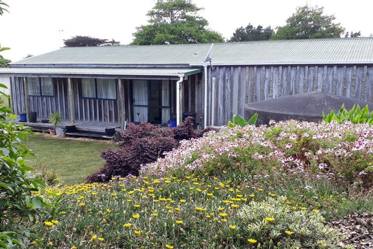 Photo of property in 105 Nixon Road, Taupaki, Henderson, 0782
