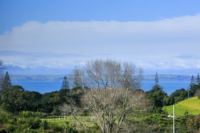 Photo of property in 2 Fender Place, Long Bay, Auckland, 0630