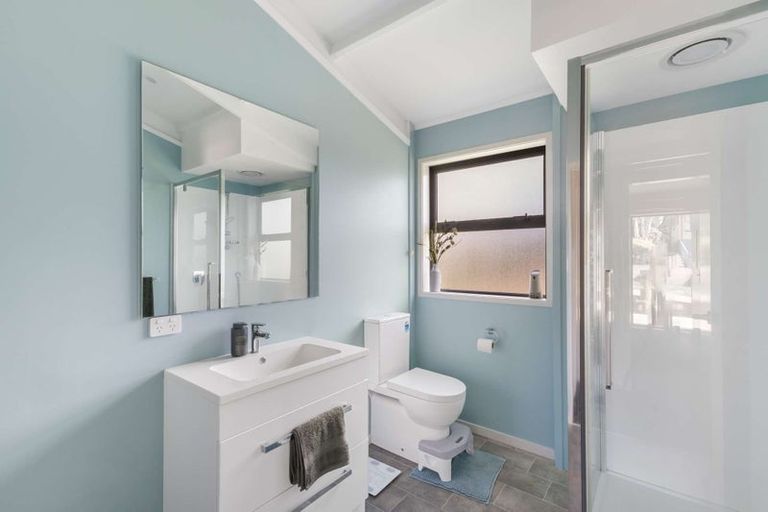 Photo of property in 14 Nevada Drive, Merrilands, New Plymouth, 4312