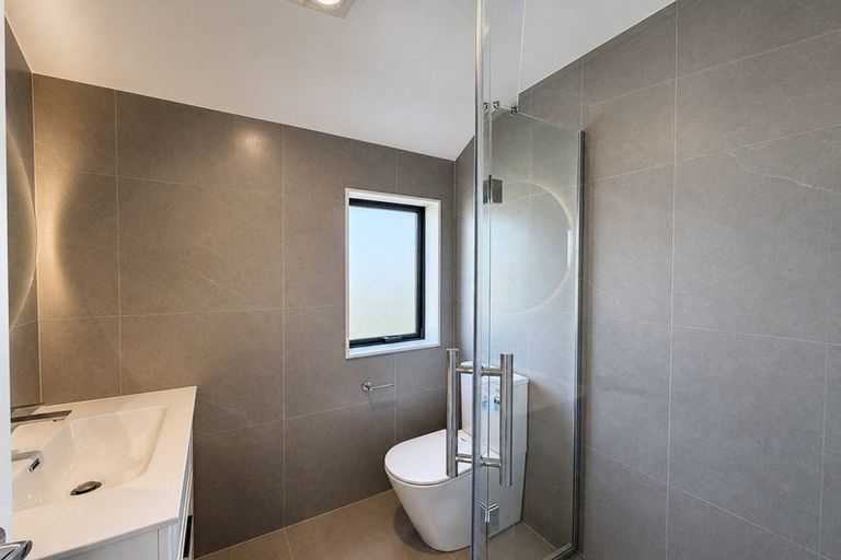 Photo of property in 6/18 Albert Road, Kelston, Auckland, 0602