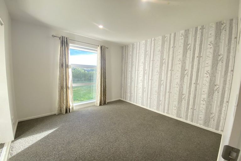 Photo of property in 24 Burnham School Road, Rolleston, 7614