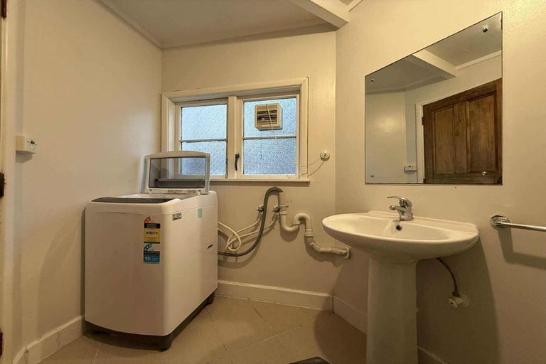 Photo of property in 30 Childers Terrace, Kilbirnie, Wellington, 6022