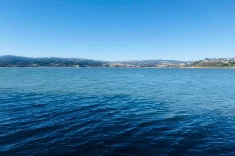 Photo of property in 76 Seaview Road, Paremata, Porirua, 5024