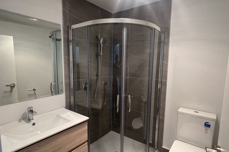 Photo of property in 2/39 Renata Crescent, Te Atatu Peninsula, Auckland, 0610