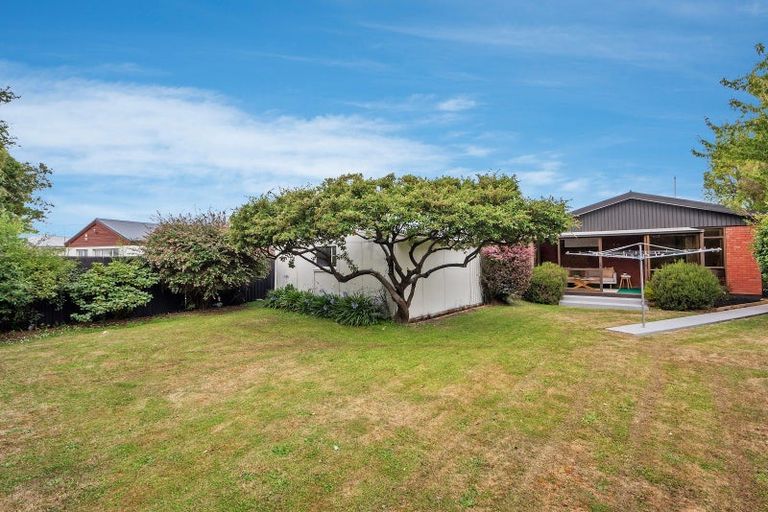 Photo of property in 33 Martbern Crescent, Bishopdale, Christchurch, 8053