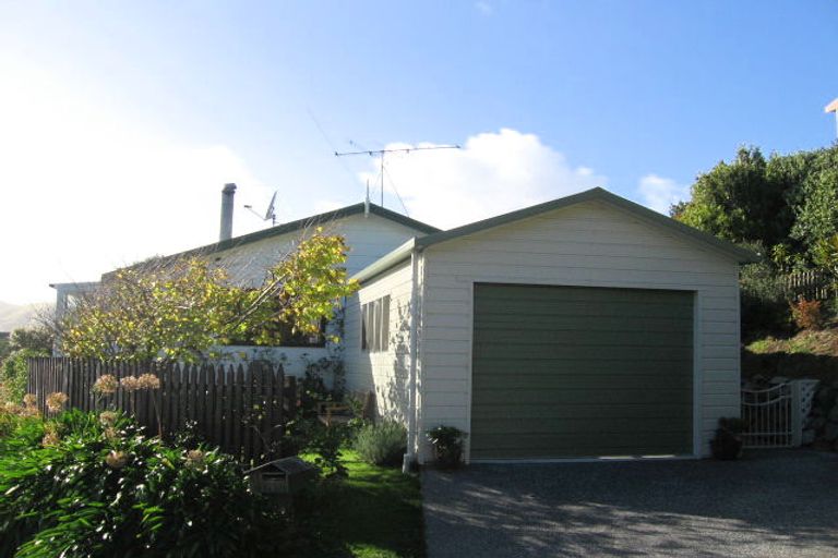 Photo of property in 25 Lagden Street, Camborne, Porirua, 5026