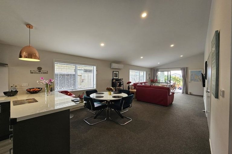 Photo of property in 16 Fuller Street, Papamoa Beach, Papamoa, 3118