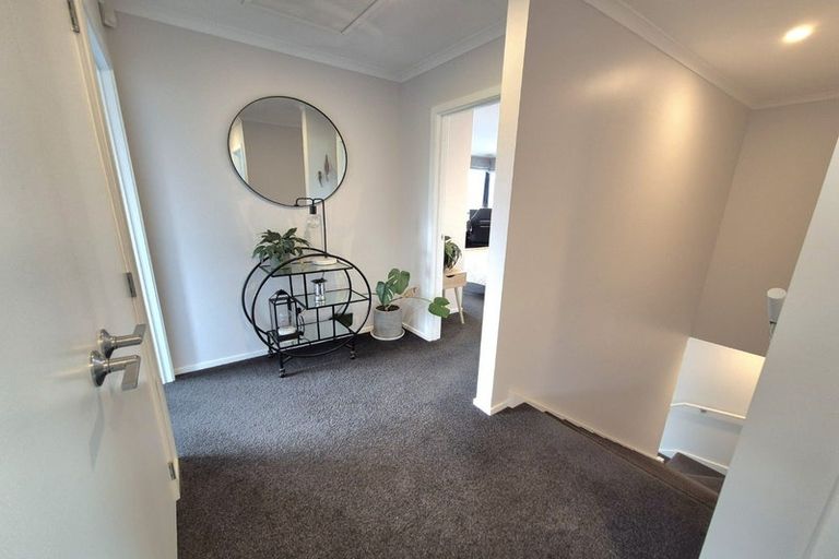 Photo of property in 60 Mawai Hakona Drive, Wallaceville, Upper Hutt, 5018