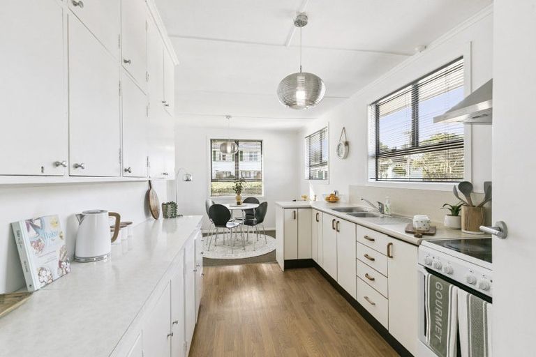 Photo of property in 11b Greer Crescent, Tawa, Wellington, 5028