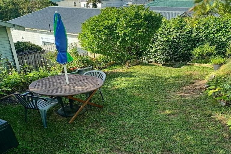 Photo of property in 26 Clarence Street, Brooklyn, Wellington, 6021