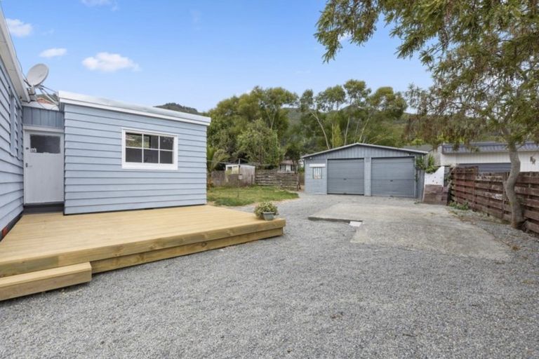 Photo of property in 111 Wilkie Crescent, Naenae, Lower Hutt, 5011