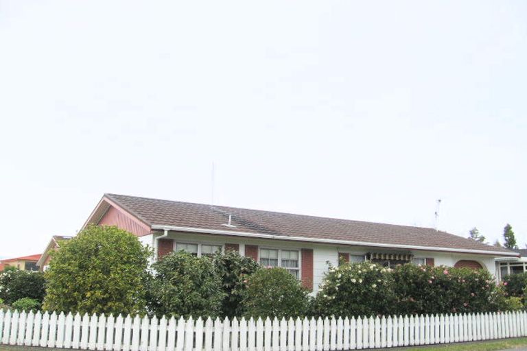 Photo of property in 2/442 Gloucester Street, Taradale, Napier, 4112