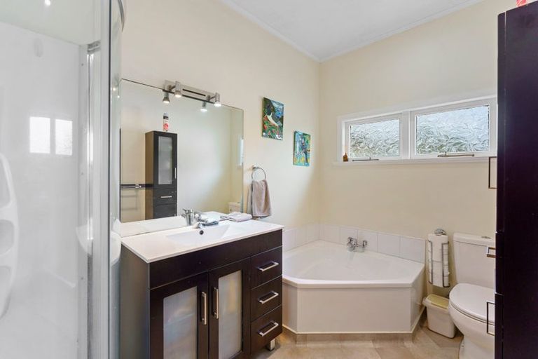 Photo of property in 164 Main Road South, Raumati South, Paraparaumu, 5032