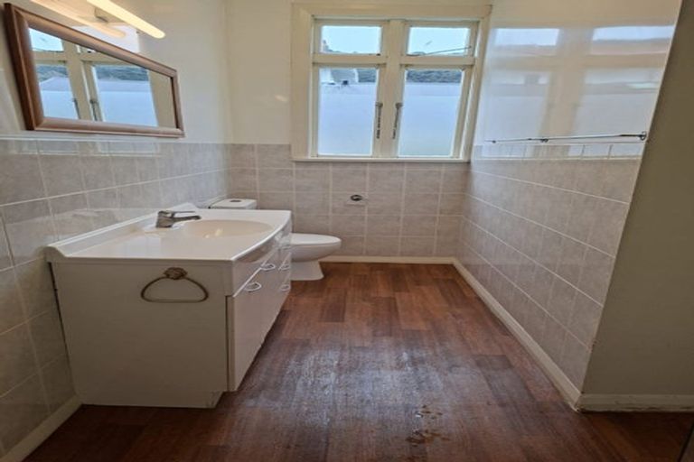 Photo of property in 1/27 Brougham Street, Mount Victoria, Wellington, 6011