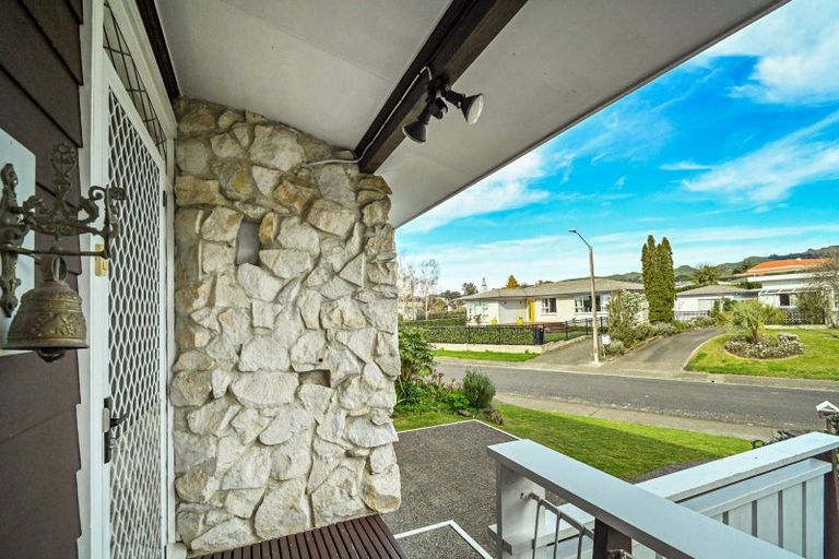 Photo of property in 2 Rakau Street, Havelock North, 4130