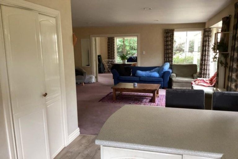 Photo of property in 5 Oaktree Lane, Bishopdale, Christchurch, 8053