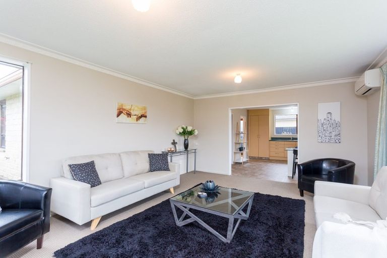 Photo of property in 2/21 Montclare Avenue, Ilam, Christchurch, 8041