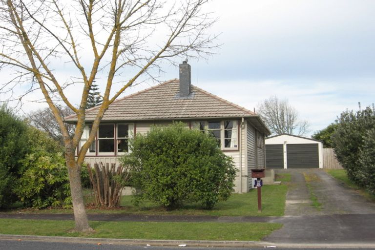 Photo of property in 10 Sare Crescent, Fairfield, Hamilton, 3214