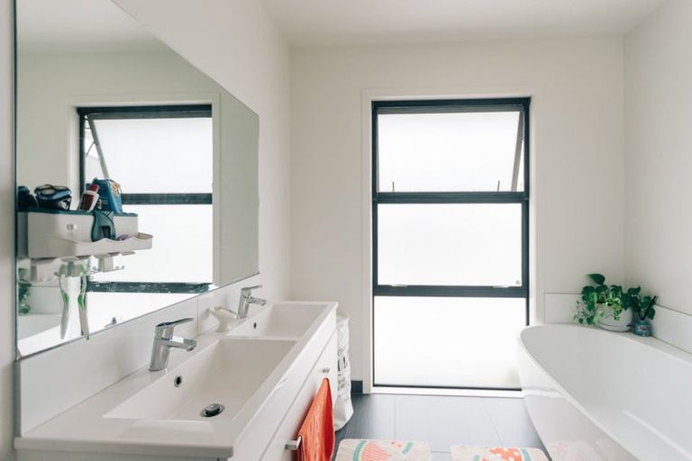 Photo of property in 12 Kentwood Place, Flagstaff, Hamilton, 3210