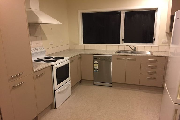 Photo of property in 28 Waterfall Road, Paraparaumu, 5032