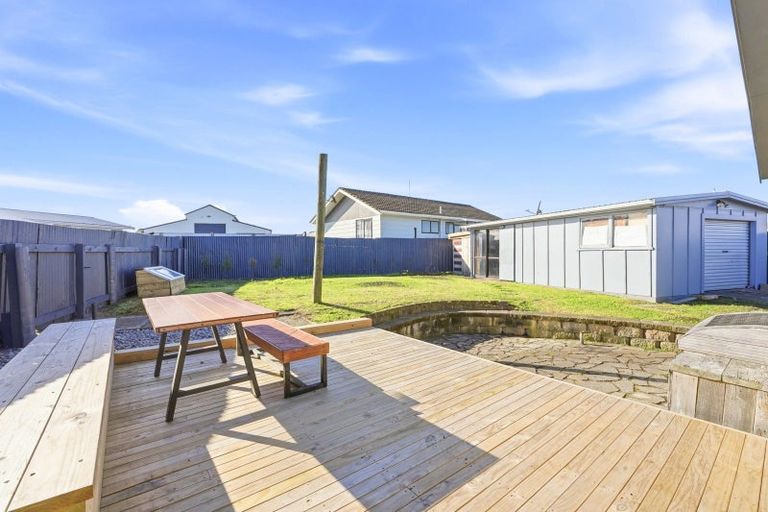 Photo of property in 60 Hinau Street, Castlecliff, Whanganui, 4501