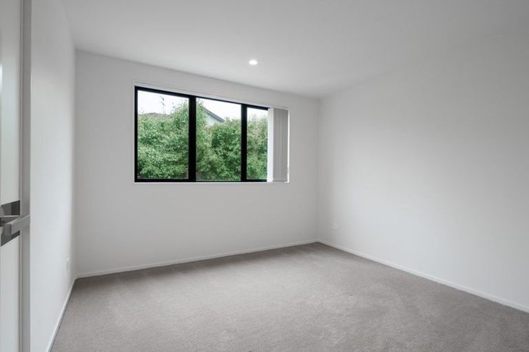 Photo of property in 3/11 Rengarenga Rise, Fairview Heights, Auckland, 0632
