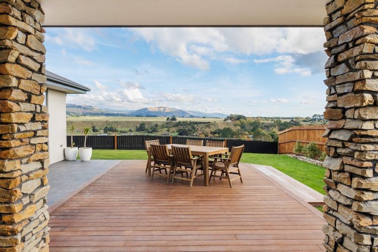 Photo of property in 156 Pacific Drive, Fitzherbert, Palmerston North, 4410