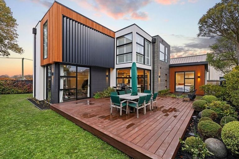 Photo of property in 42 Tui Street, Fendalton, Christchurch, 8041