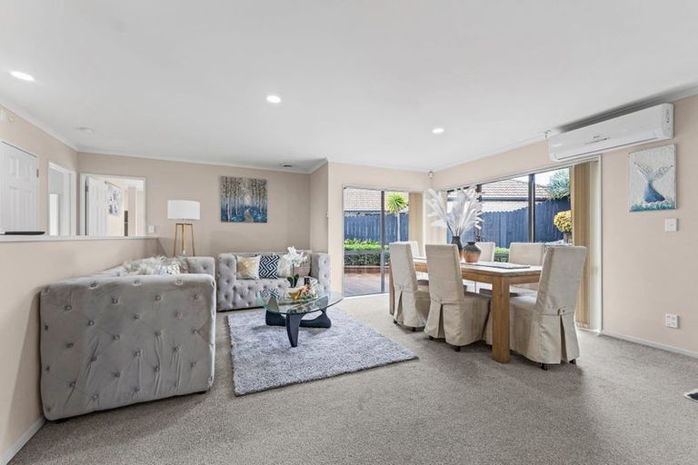 Photo of property in 8 Bokeen Lane, Flat Bush, Auckland, 2019