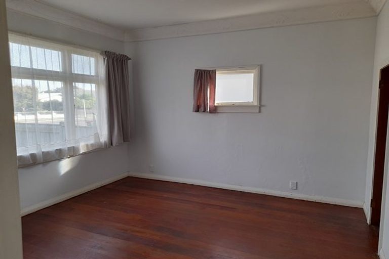 Photo of property in 9 Wood Street, Takaro, Palmerston North, 4410