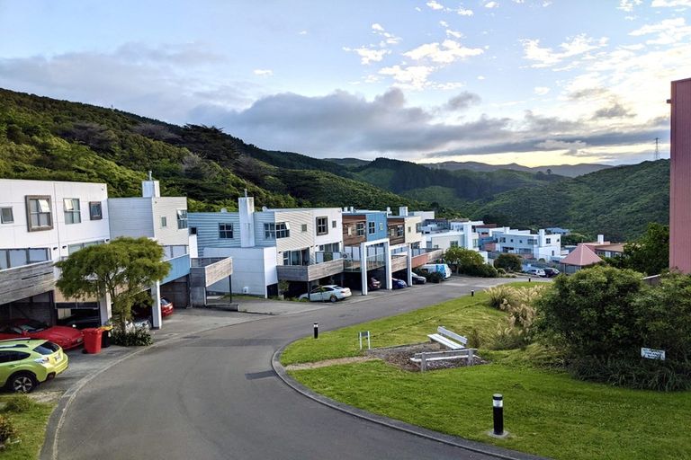 Photo of property in 54 Saddleback Grove, Karori, Wellington, 6012