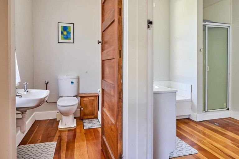 Photo of property in 83 Oroua Street, Eastbourne, Lower Hutt, 5013