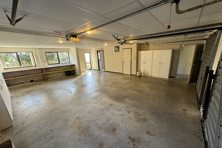 Photo of property in 16 Pounamu Place, Shelly Park, Auckland, 2014