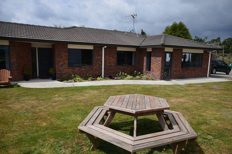 Photo of property in 33 Belk Road South, Omanawa, 3173