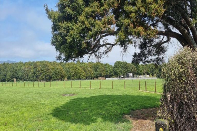 Photo of property in 23 Pinot Crescent, Ohau, 5570