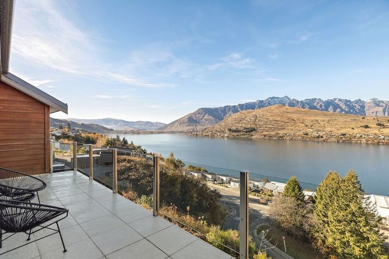 Photo of property in 2/11 Gum Lane, Queenstown, 9300