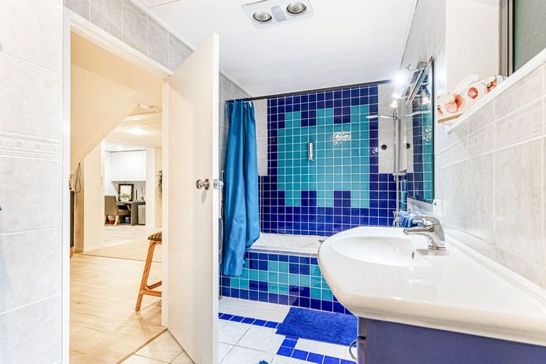 Photo of property in 834 West Coast Road, Waiatarua, Auckland, 0604