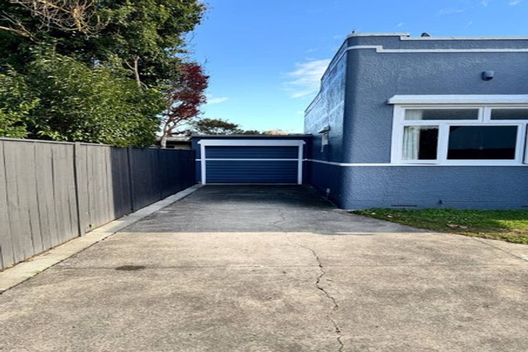 Photo of property in 152a Russell Street, Palmerston North, 4414