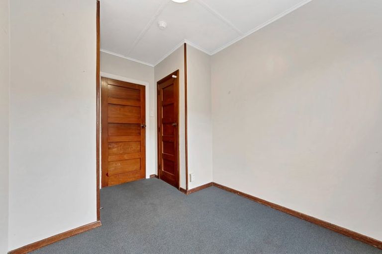 Photo of property in 42 Pitcairn Crescent, Bryndwr, Christchurch, 8053