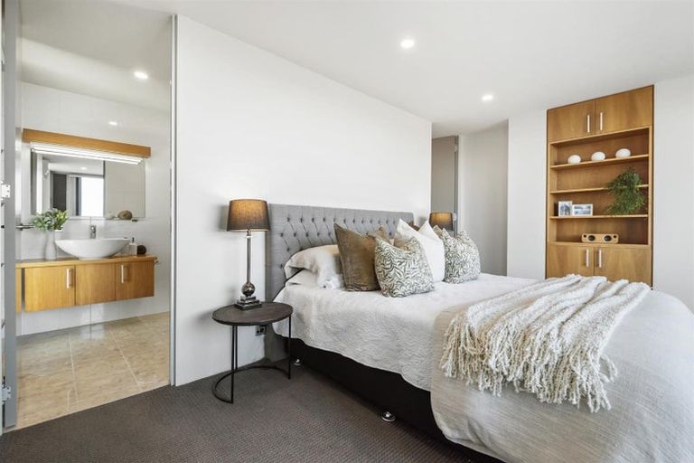 Photo of property in 22a Beach Road, Castor Bay, Auckland, 0620